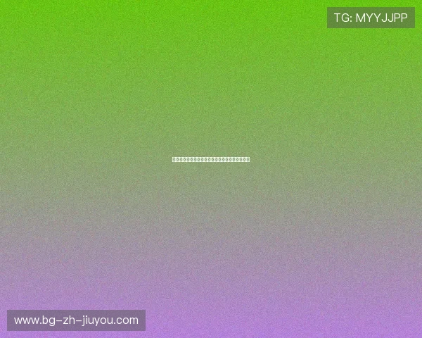 巴西球员在赛后参与青少年足球发展项目传授技巧